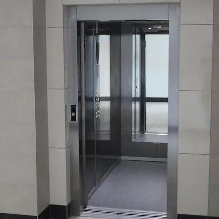 Nowe Wyposazone Mieszkanie Blisko Centrum Dla 4-os Appartamento