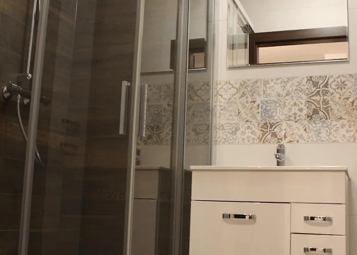 Nowe Wyposazone Mieszkanie Blisko Centrum Dla 4-os * 热舒夫